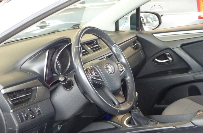 Toyota Avensis cena 39999 przebieg: 264017, rok produkcji 2016 z Tarnów małe 172